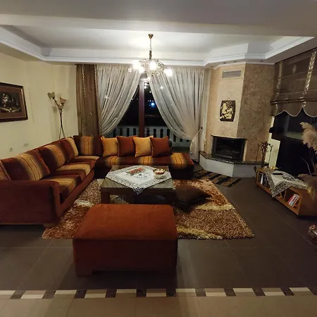 μονοκατοικία δίπλα στην πόλη
