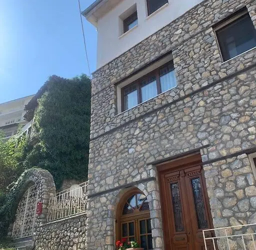 οικία αποζαρι μικρή περσα * קסטוריה